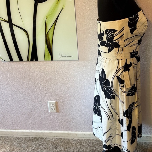 New dress size 8 - Picture 3 of 6